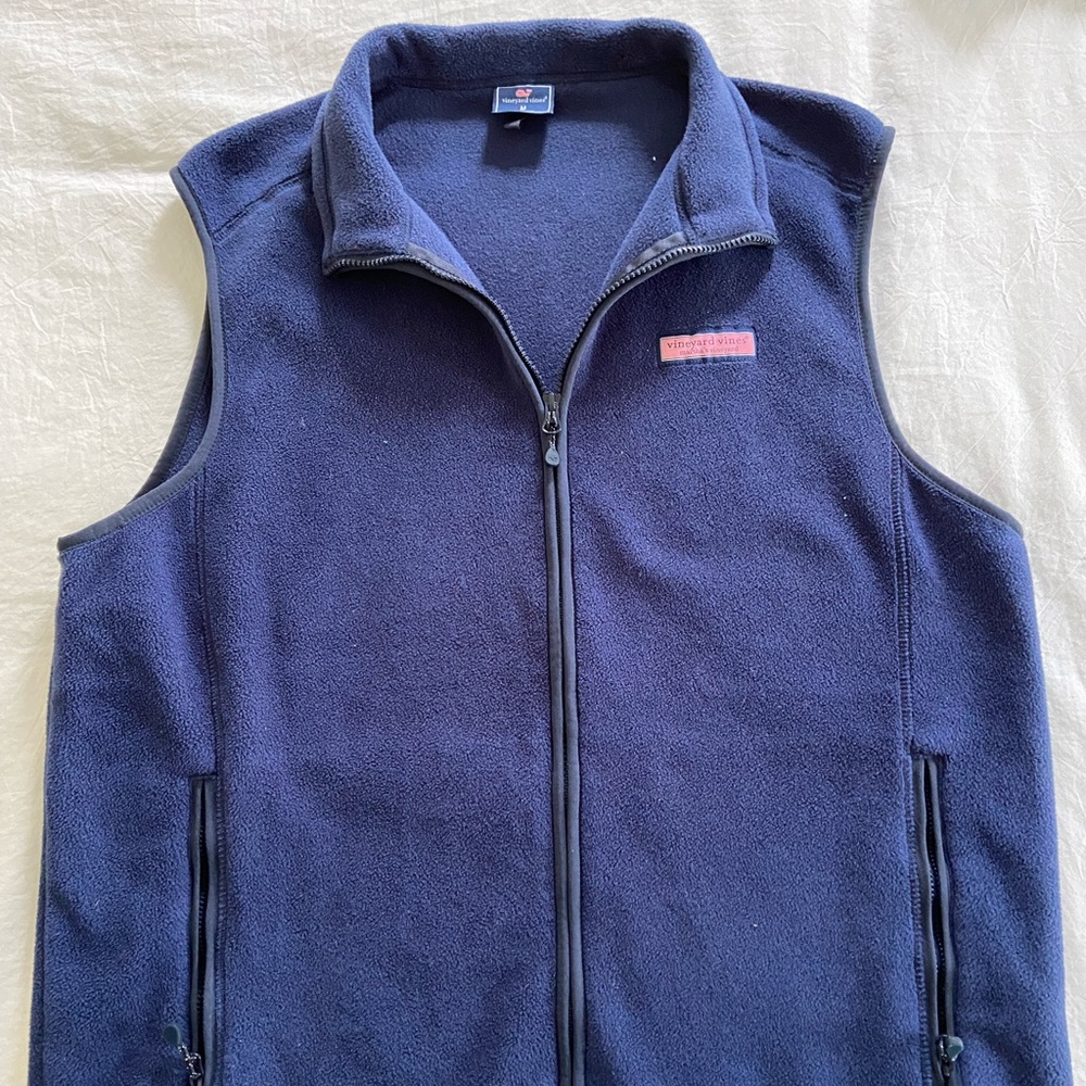 Mens size medium gently worn Vineyard Vines fleece vest